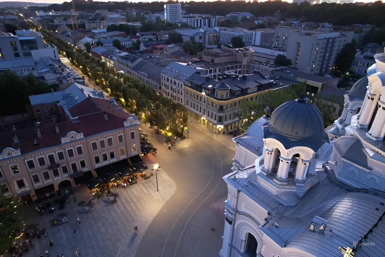Old Town - Bajor Studios - Self Check-In And Parking Kaunas Luaran gambar