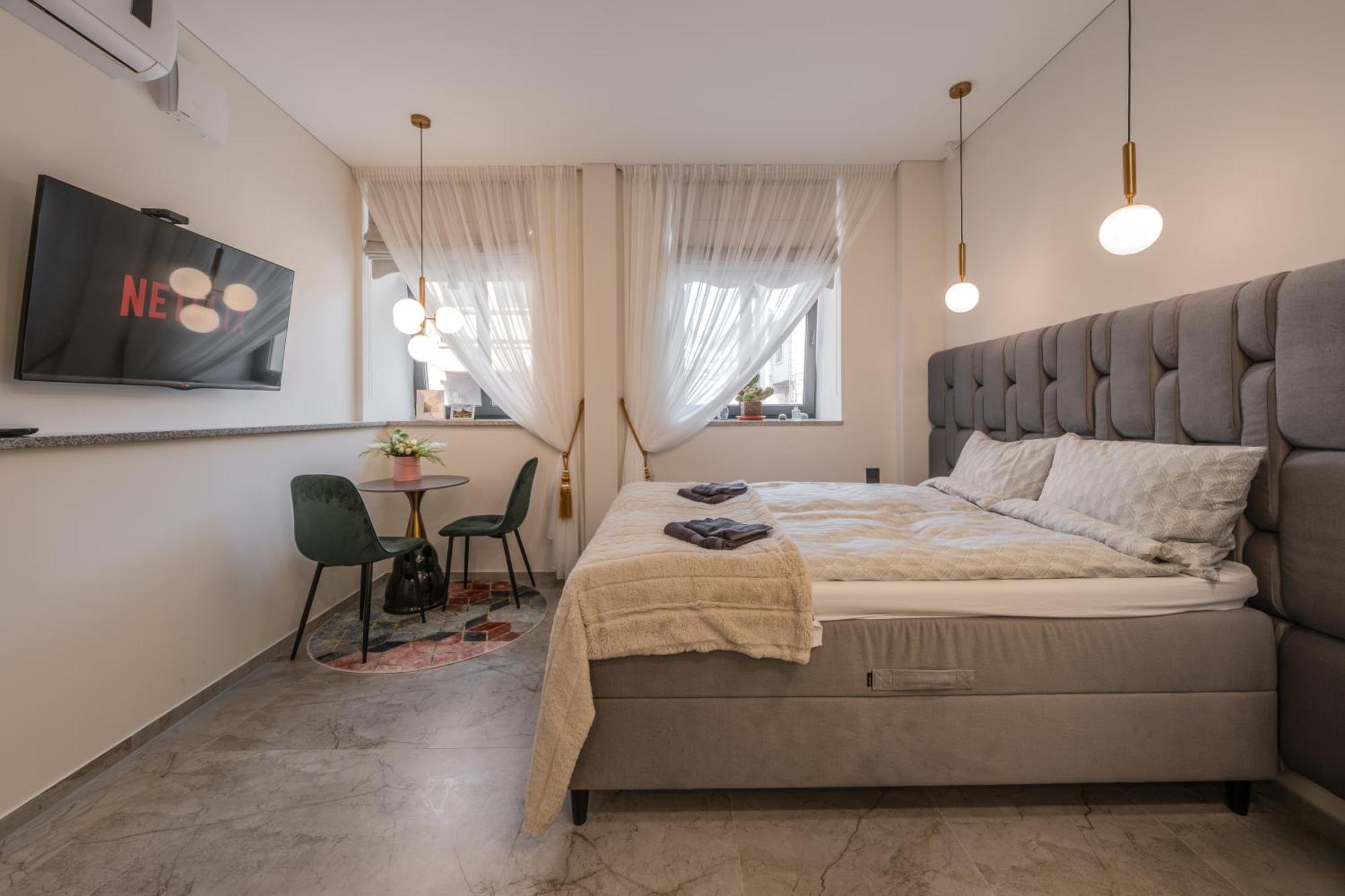 Old Town - Bajor Studios - Self Check-In And Parking Kaunas Luaran gambar